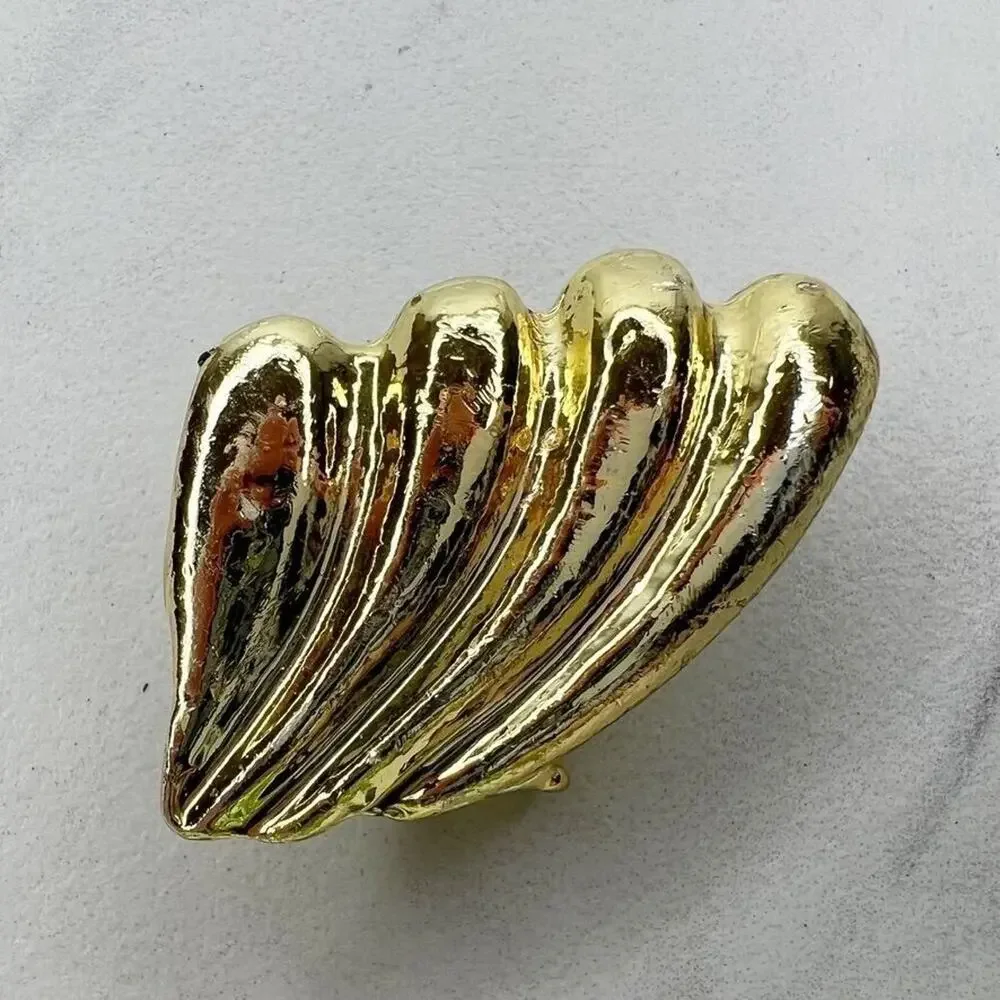 Gold Tone Abstract Wing Belt Buckle Piece
